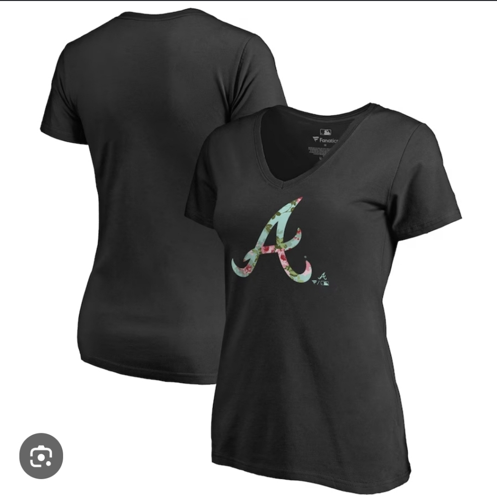 Small Floral Atlanta Braves V Neck Fantics T Shirt. EUC